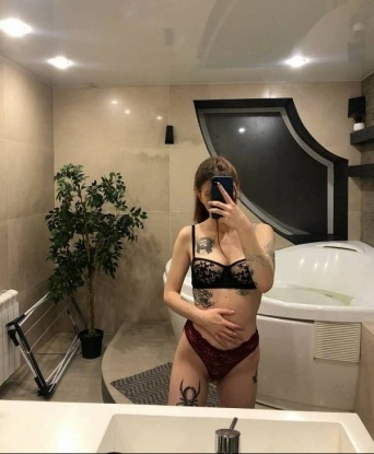 Я - креативная, нежная и опытная индивидуалка 😘 Живу в Москве и готова предложить тебе незабываемые моменты наслаждения 🌹 Мои услуги включают все, что ты можешь себе представить 💋 Я открыта для экспериментов и всегда готова исполнить все твои фантазии 💫 Обеспечу тебя удовольствием, которое ты до сих пор только мечтал испытать 😍 Мои фото подтверждают, что я на самом деле - сексуальная богиня 👑 Отзывы моих клиентов лишь подтверждают мою незабываемую работу 💯 Так что не упусти возможность провести время со мной в Москве и окунуться в мир наслаждения и страсти 💥 Не будешь разочарован, поверь мне 😉✨ Валентина